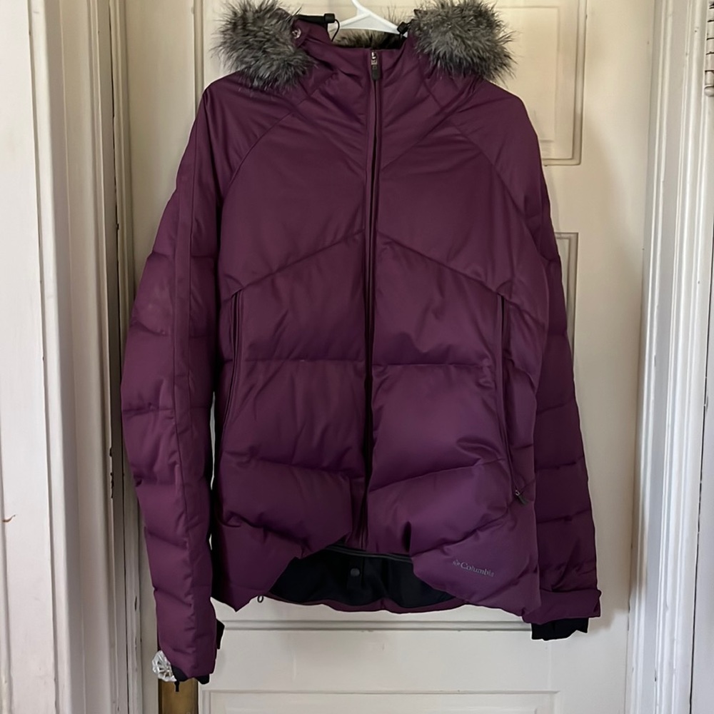 Columbia ski/winter coat.  Gently used. Size Large